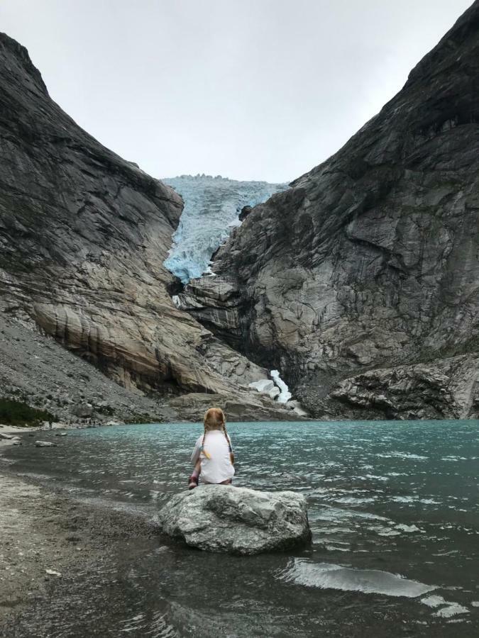 Olden Fjord Apartments Eksteriør bilde
