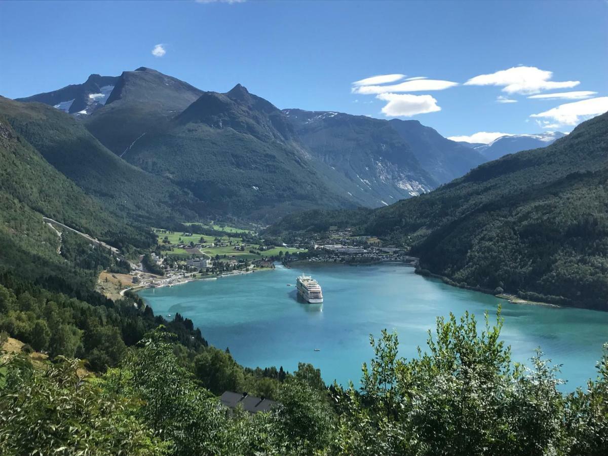 Olden Fjord Apartments Eksteriør bilde